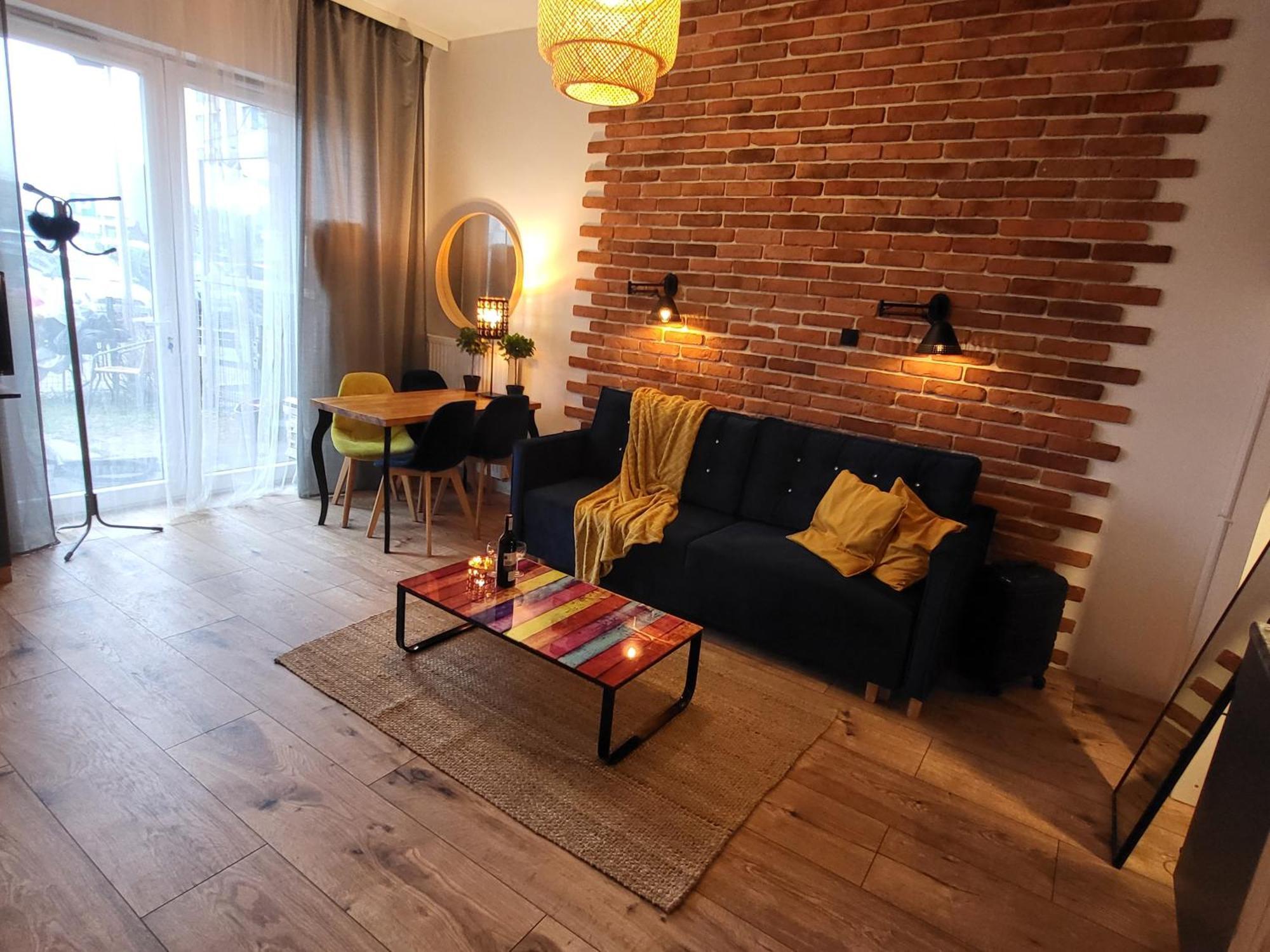 Albatros Black Apartament *